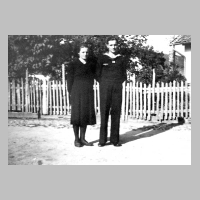 116-0040 Die Geschwister Annemarie und Werner Bessel im Jahre 1944.jpg